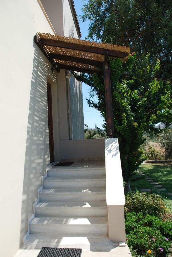 Villa With A Pool In Lefkogia Lefkogeia
