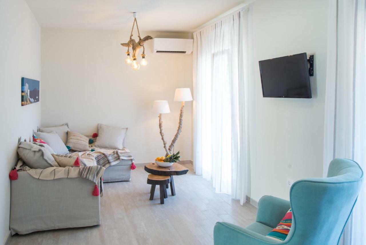Apartment T'adelfia