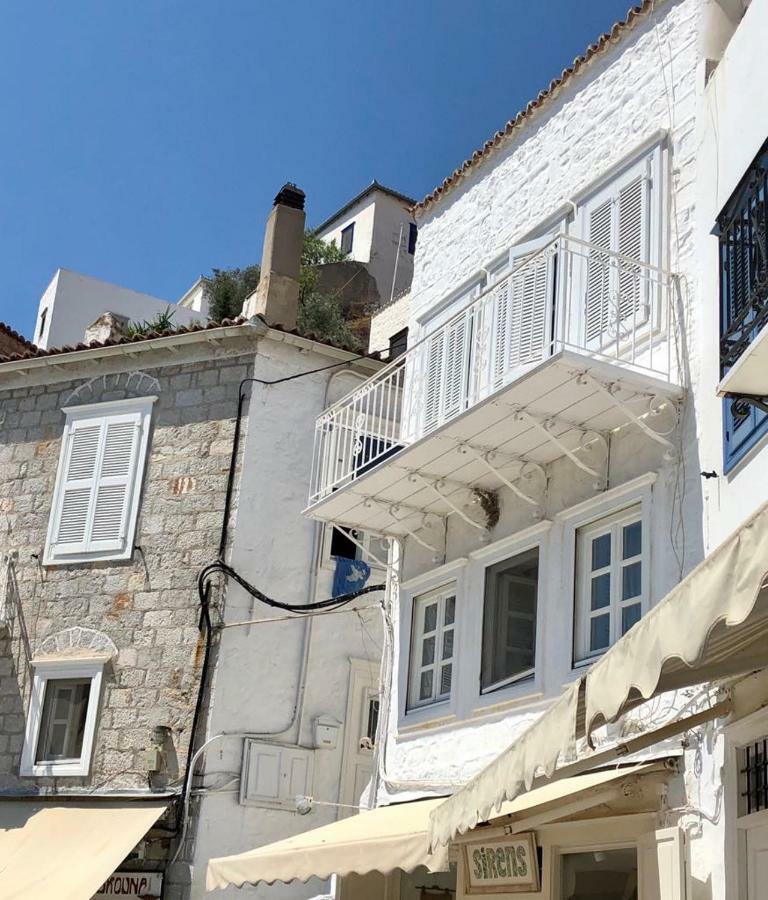 Hydra's View Apartment *