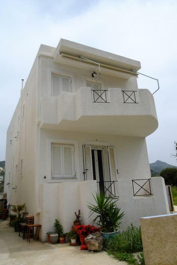 Apartment With Sea View And Balcony 60m From
