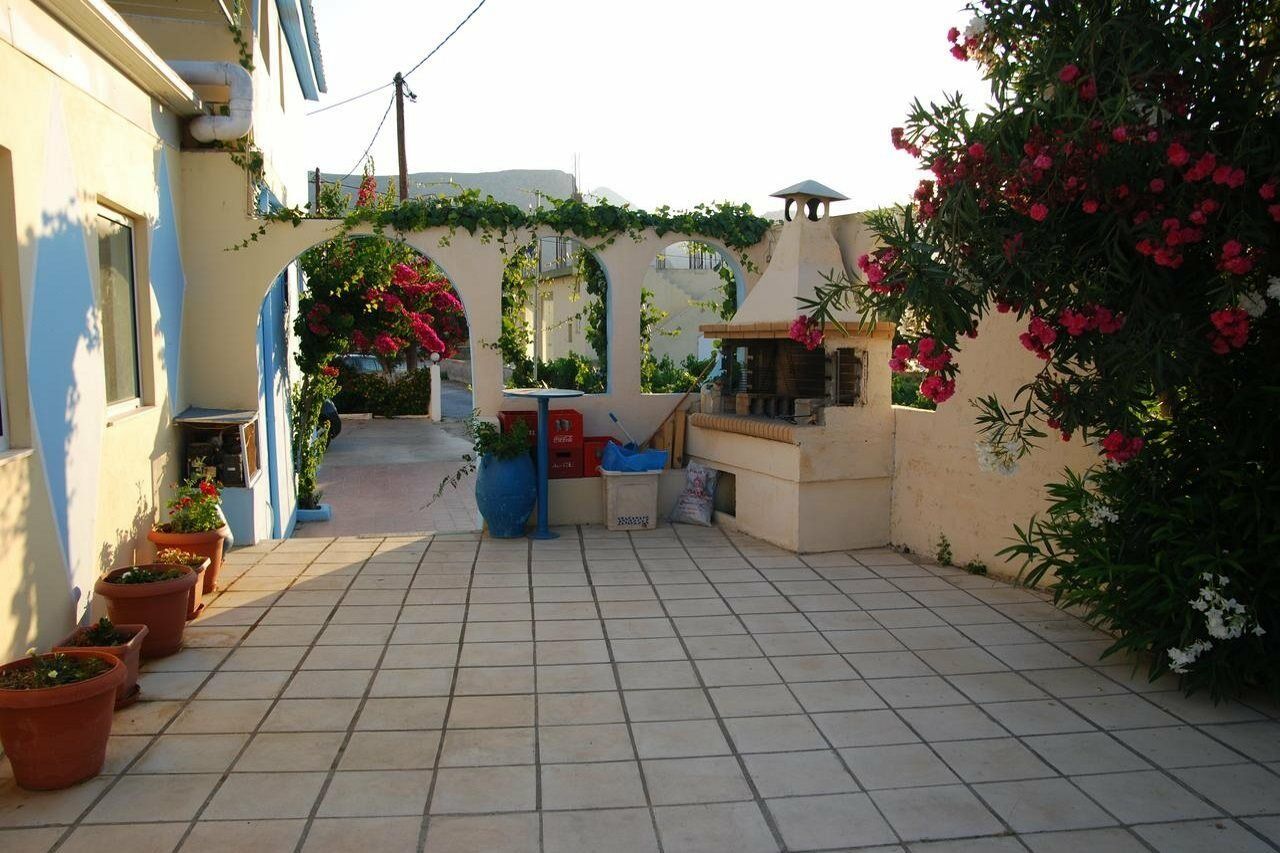 Handakas Hotel 2*