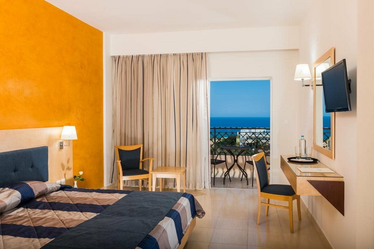 Aparthotel Golden - & 3*