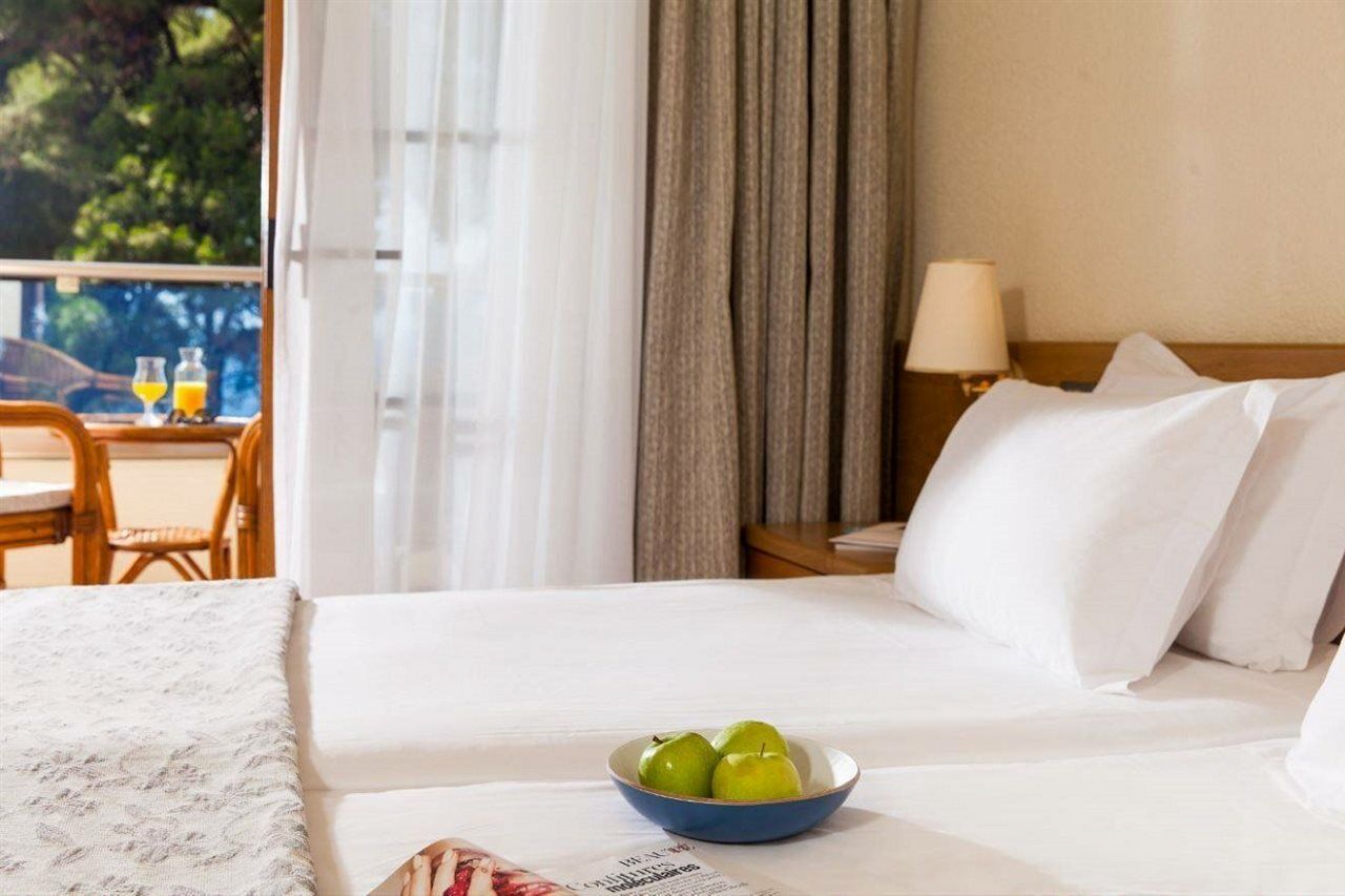Resort Holidays &