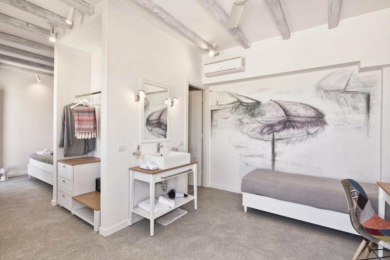 Lindos Comfy Suites 4*