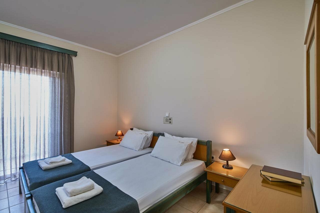 Inea & Aparthotel Agioi Apostoli (Crete)