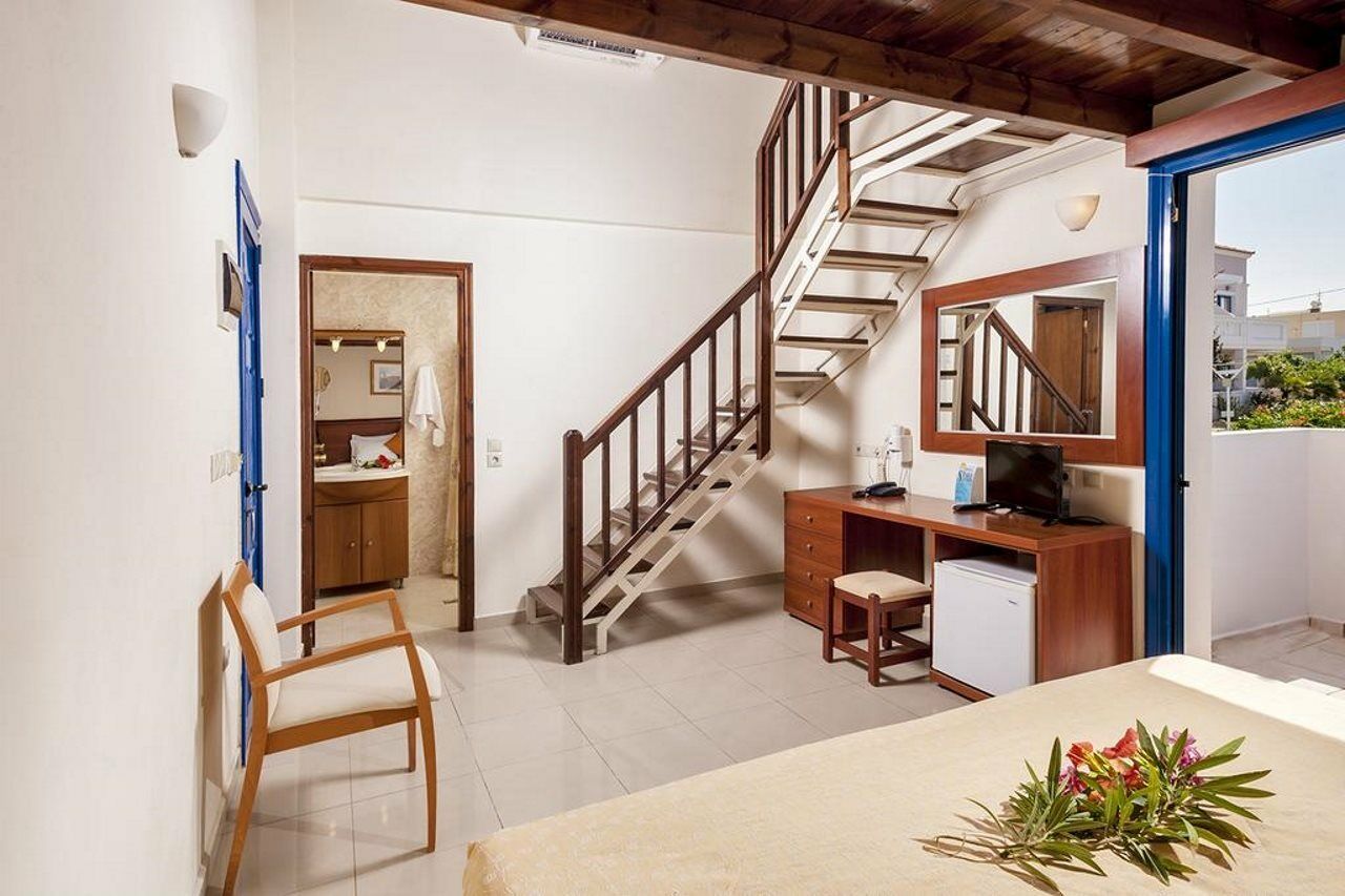 Hotel Adelais Tavronitis (Crete)