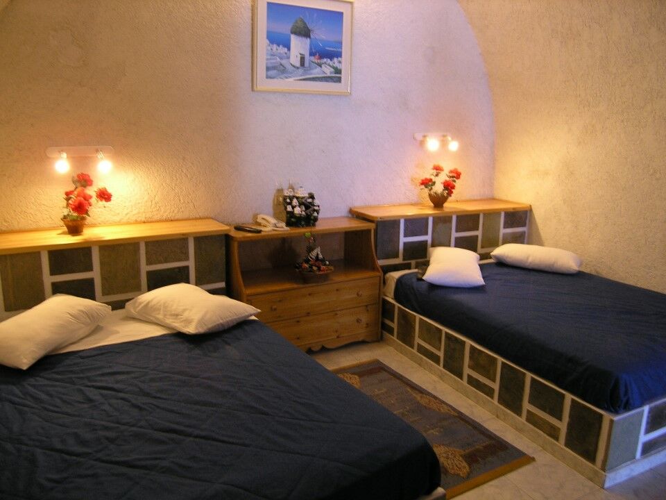 Kafieris View Aparthotel 2*