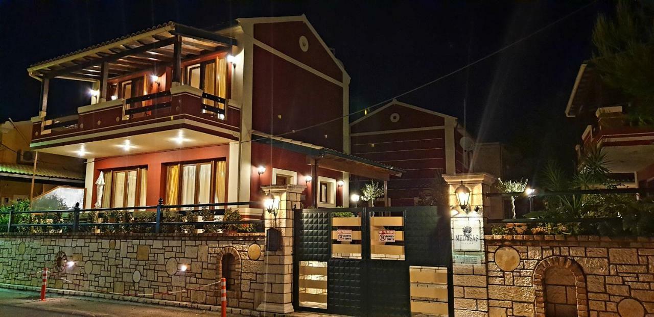 Villa Medusa's *