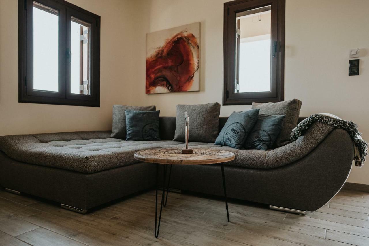 Luxury Apartment *