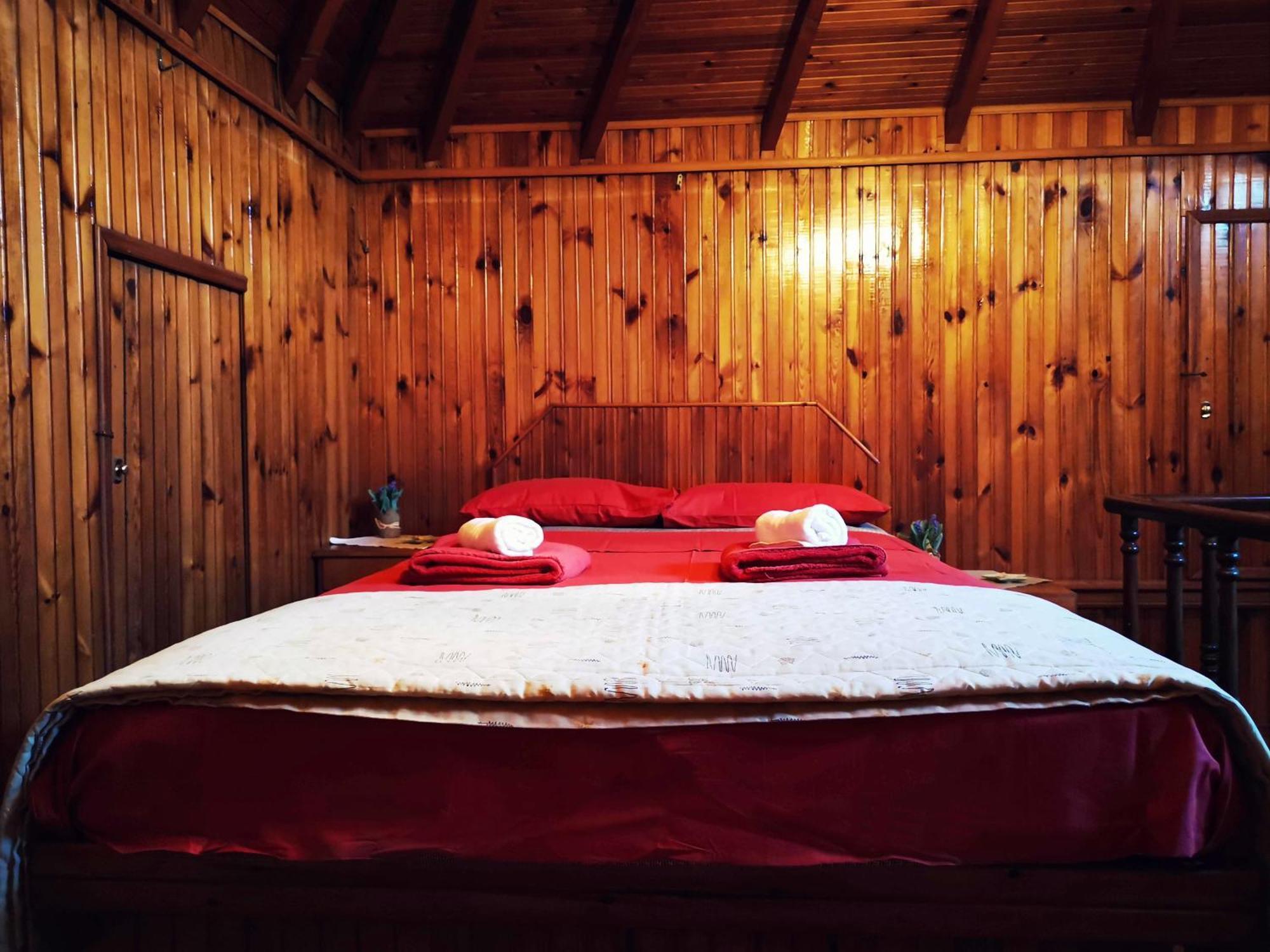 Joel's Big And Cosy Close To The