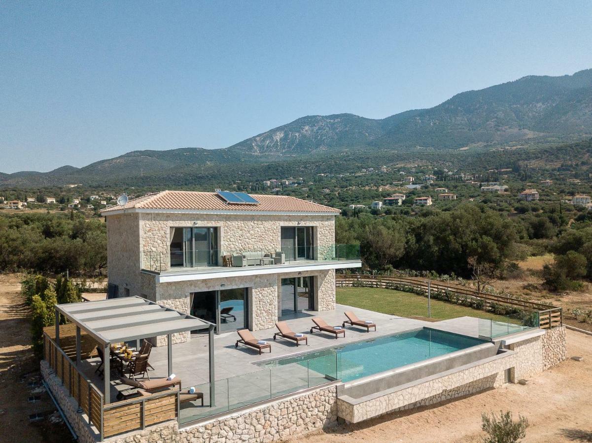 Kefalonia Stone - Petros Kefalonica *