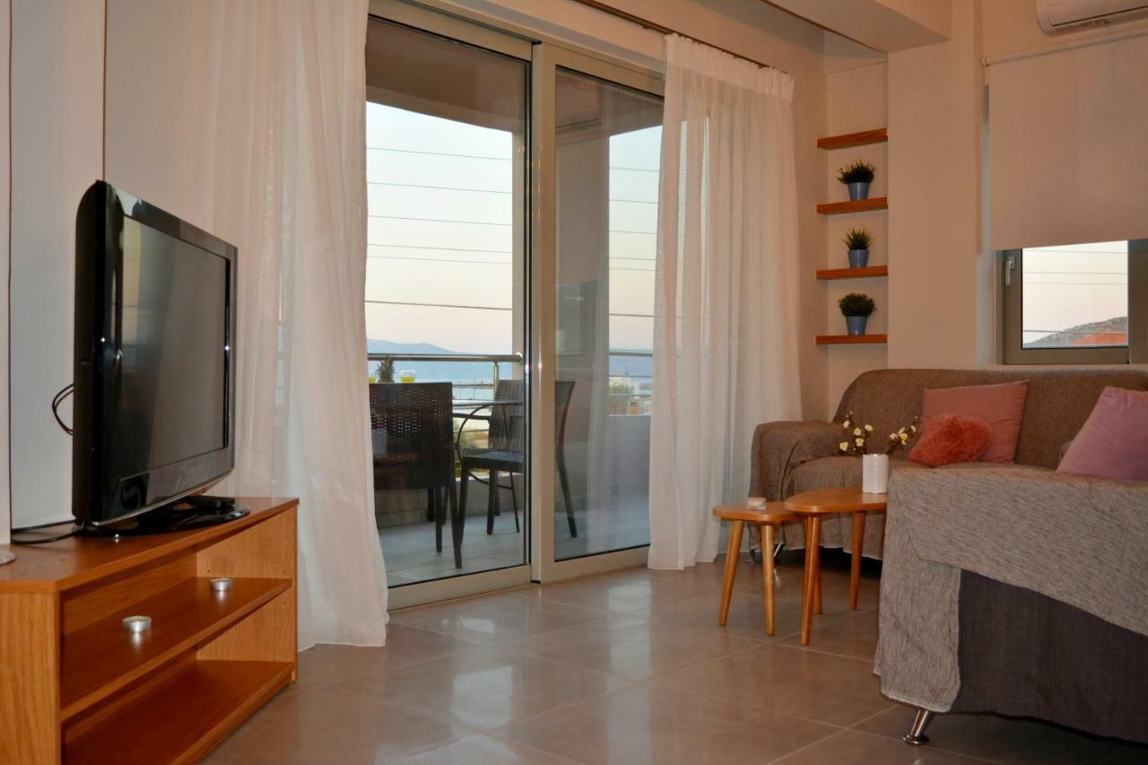 Balos Private Pool Seafront Seaview Holiday home *