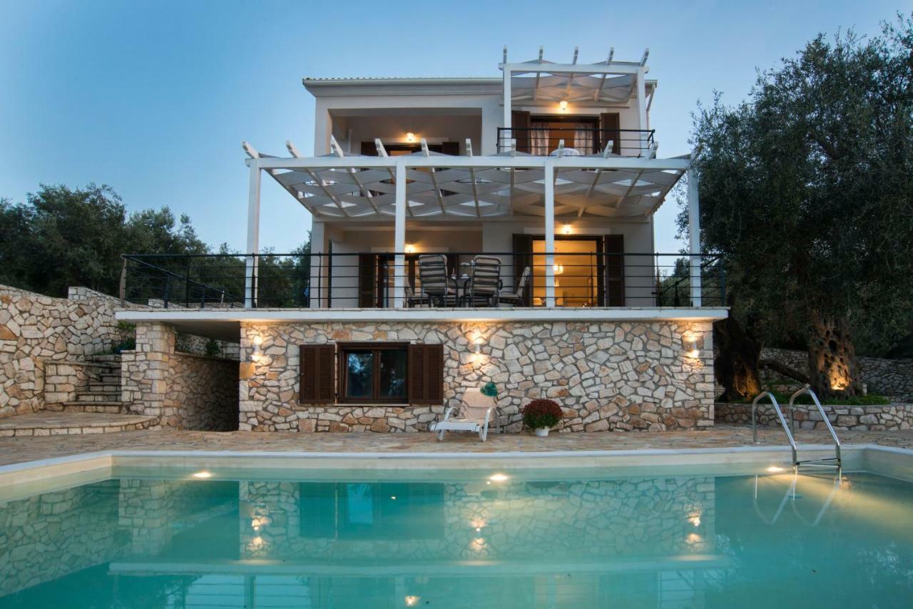 Villa Bougarini Haven Family Rock Pool Oasis *