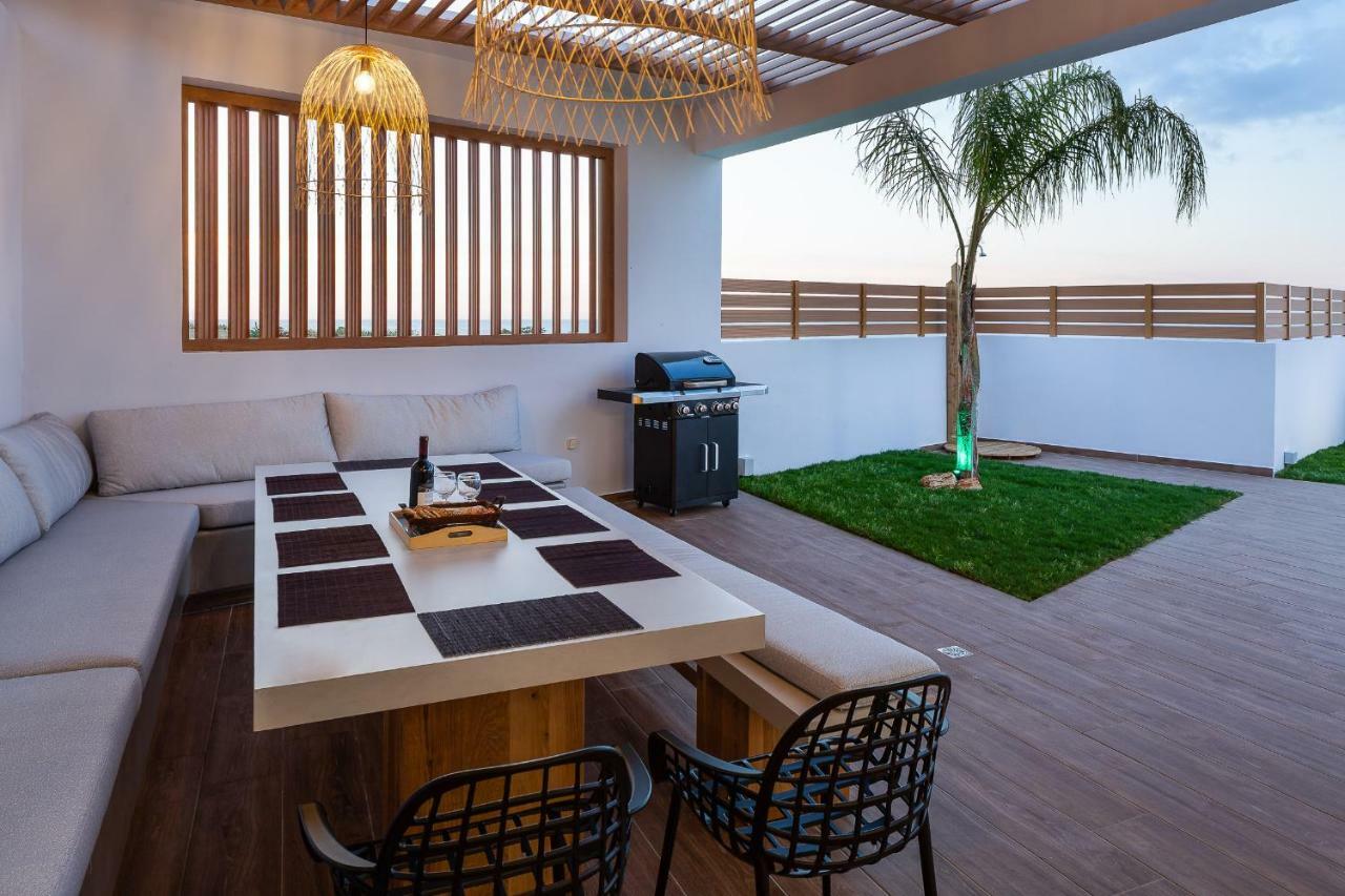 Wave Villa, Front Retreat, By Thinkvilla *