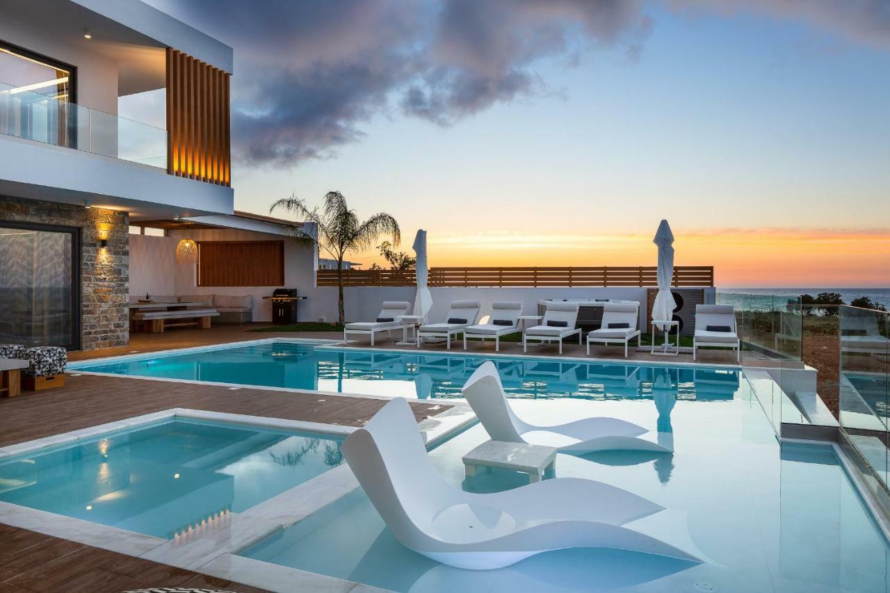 Wave Villa, Front Retreat, By Thinkvilla Villa *
