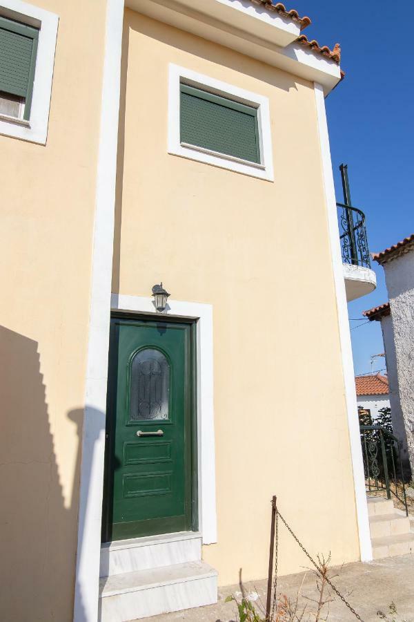 Peroulia Apartment