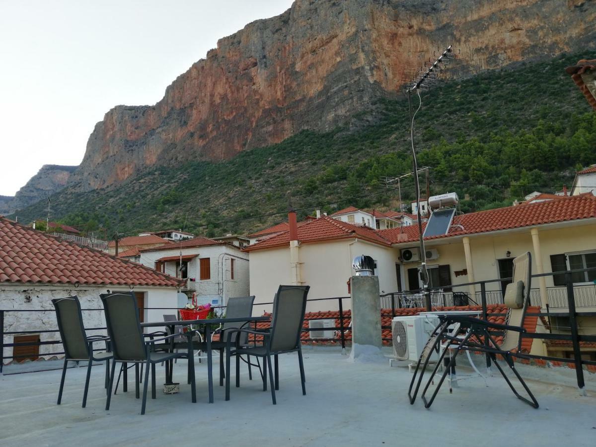 Rodomelo House With Terrace - 4 Bedrooms * Leonidio