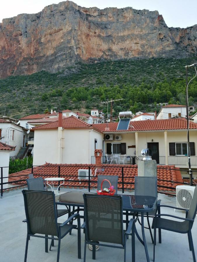 Rodomelo House With Terrace - 4 Bedrooms * Leonidio
