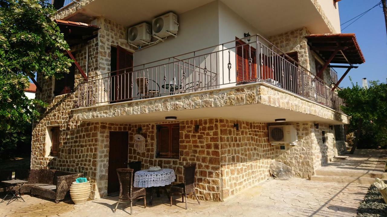 Stone House With Seaview Apartment *