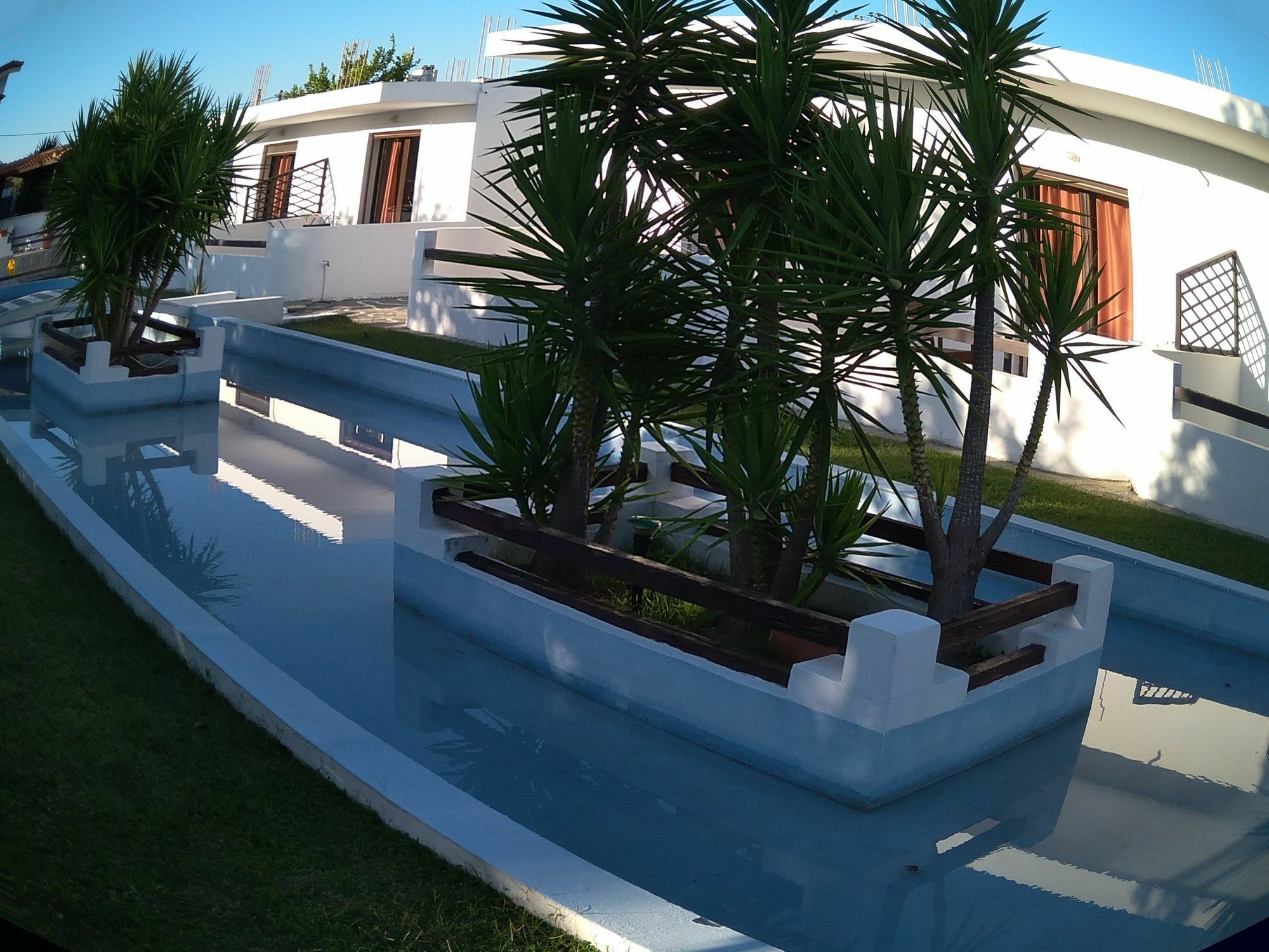 Aparthotel House 2*