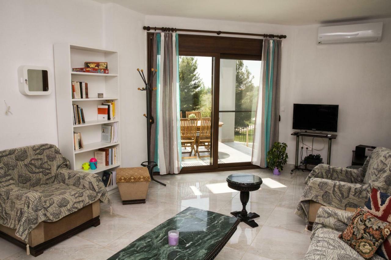 Villa Serene Near The Sea *