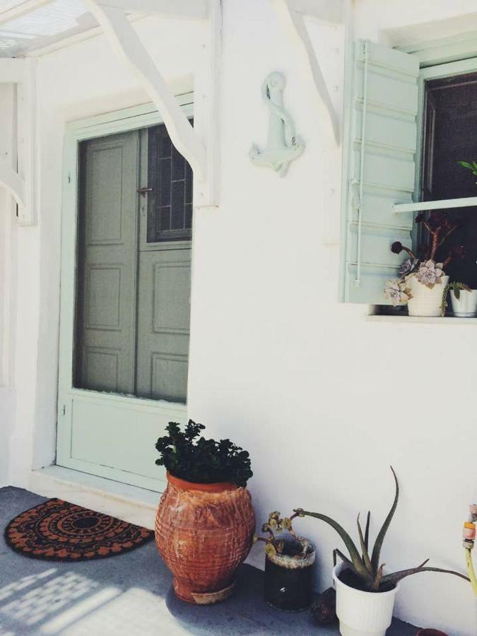 The Oceanographer's Home, A Chora Hideaway *