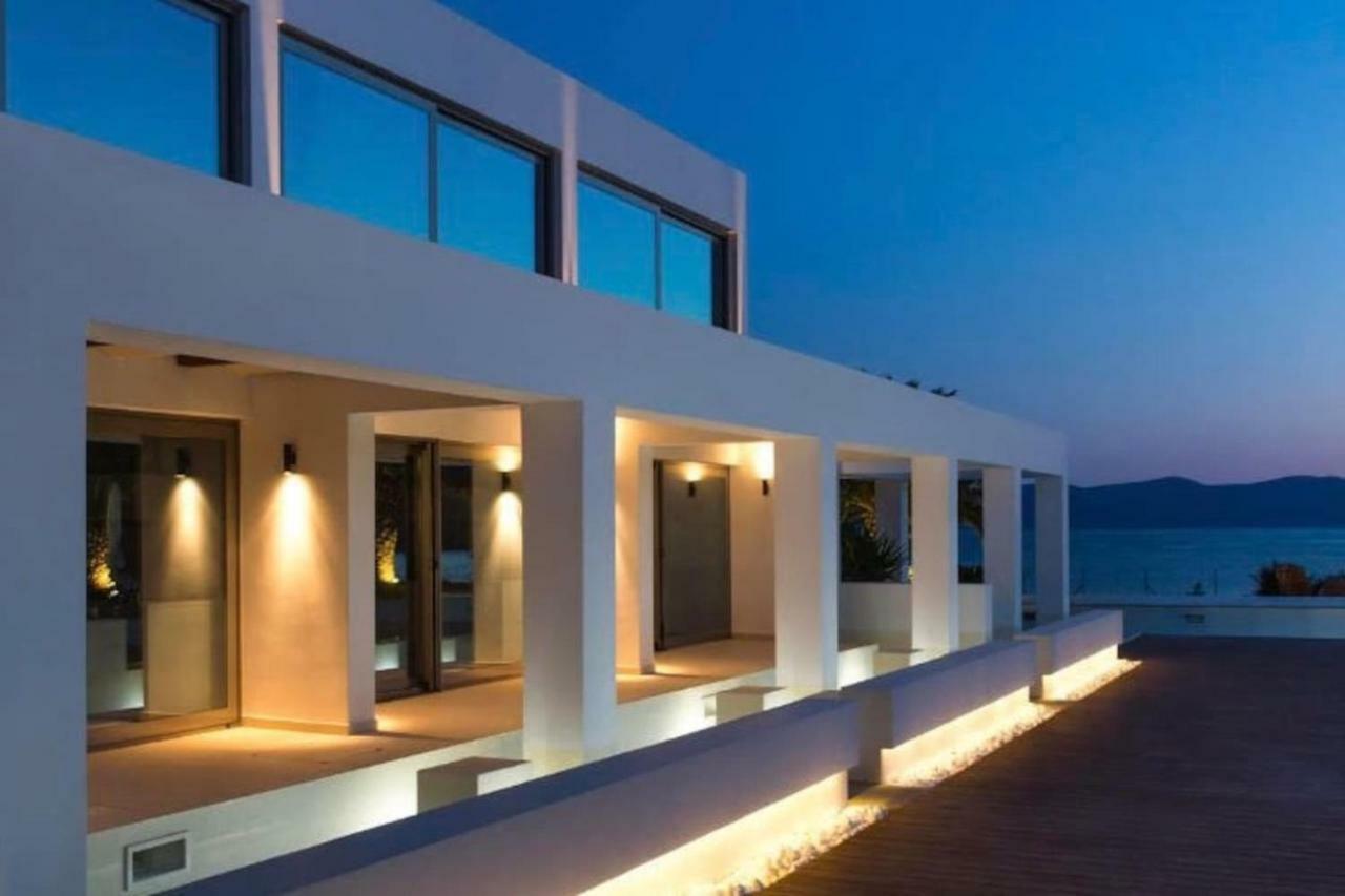 Leblanc Luxurious Beachfront Villa, Gcollectiongr * Ermioni