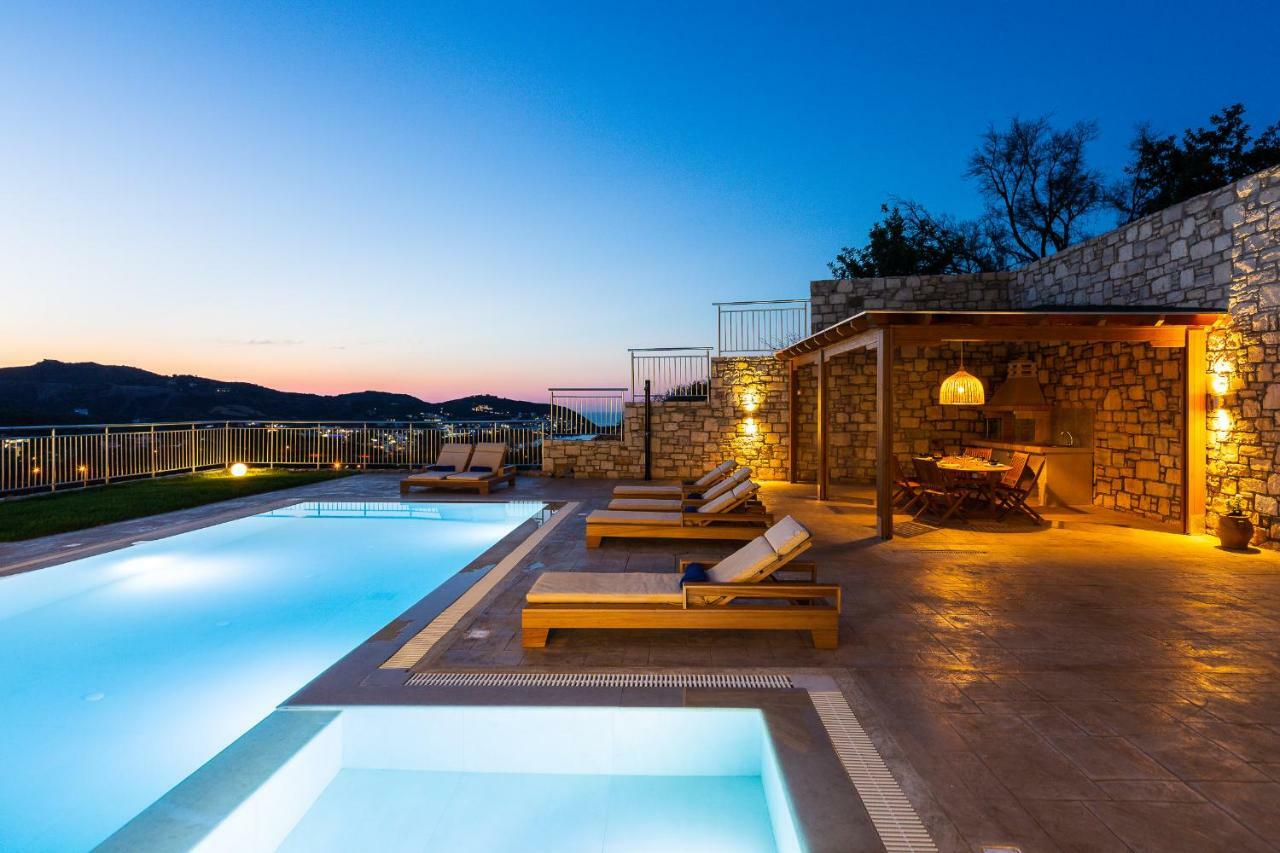 Paris Villa, With Pool, Bbq, Playground & Seaviews, By Thinkvilla *