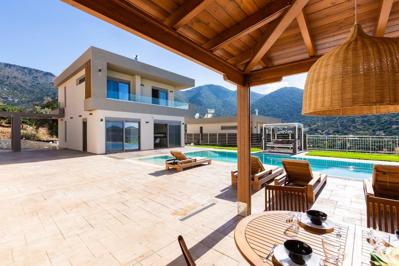 Villa Paris Villa, With Pool, Bbq, Playground & Seaviews, By Thinkvilla