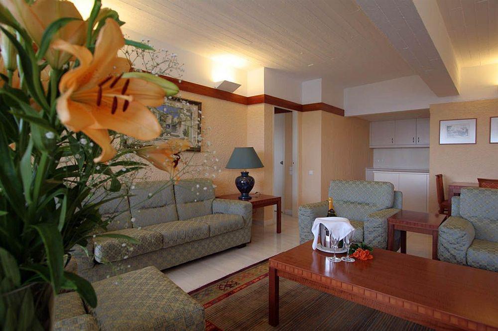 Hotel Aks