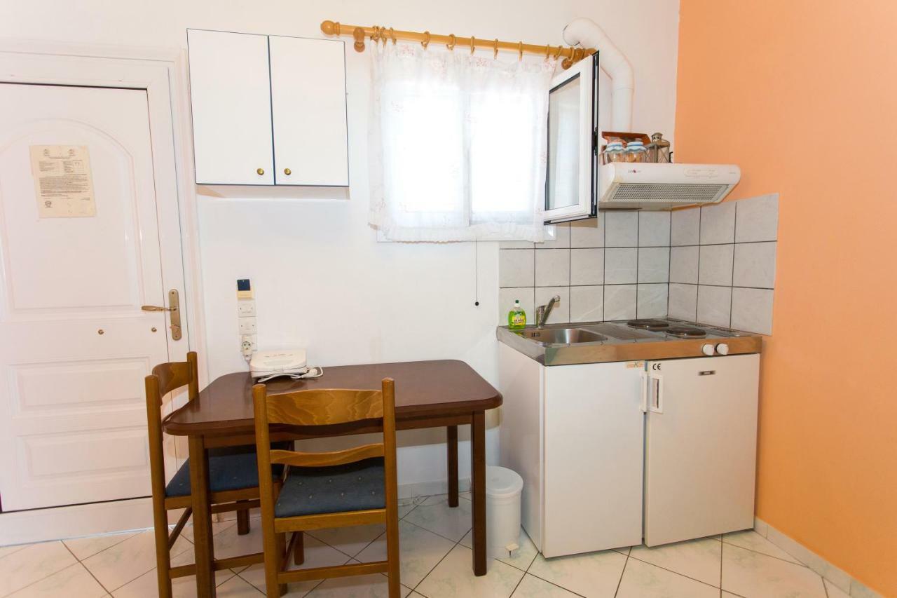 Rozou Apartment *