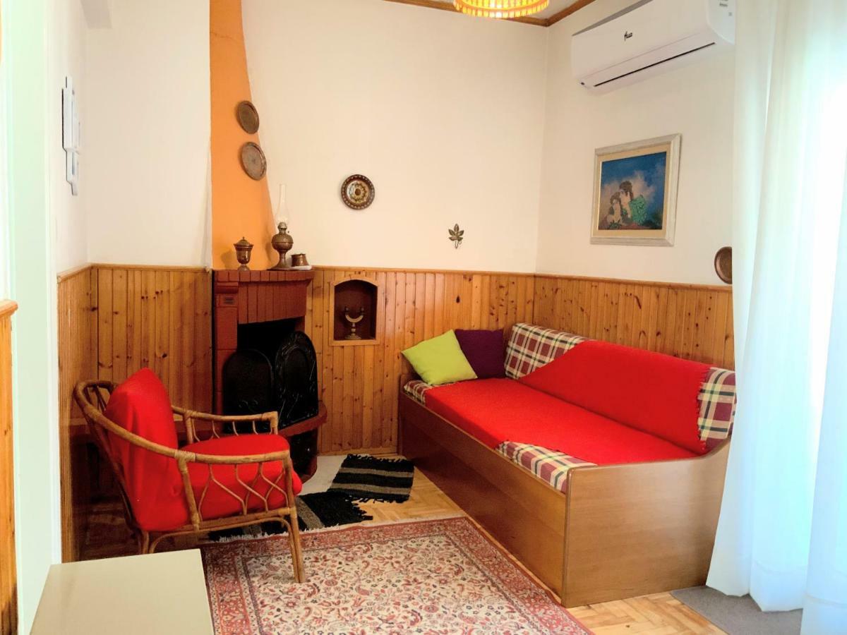 Traditional Penthouse With Mountain View Apartment *
