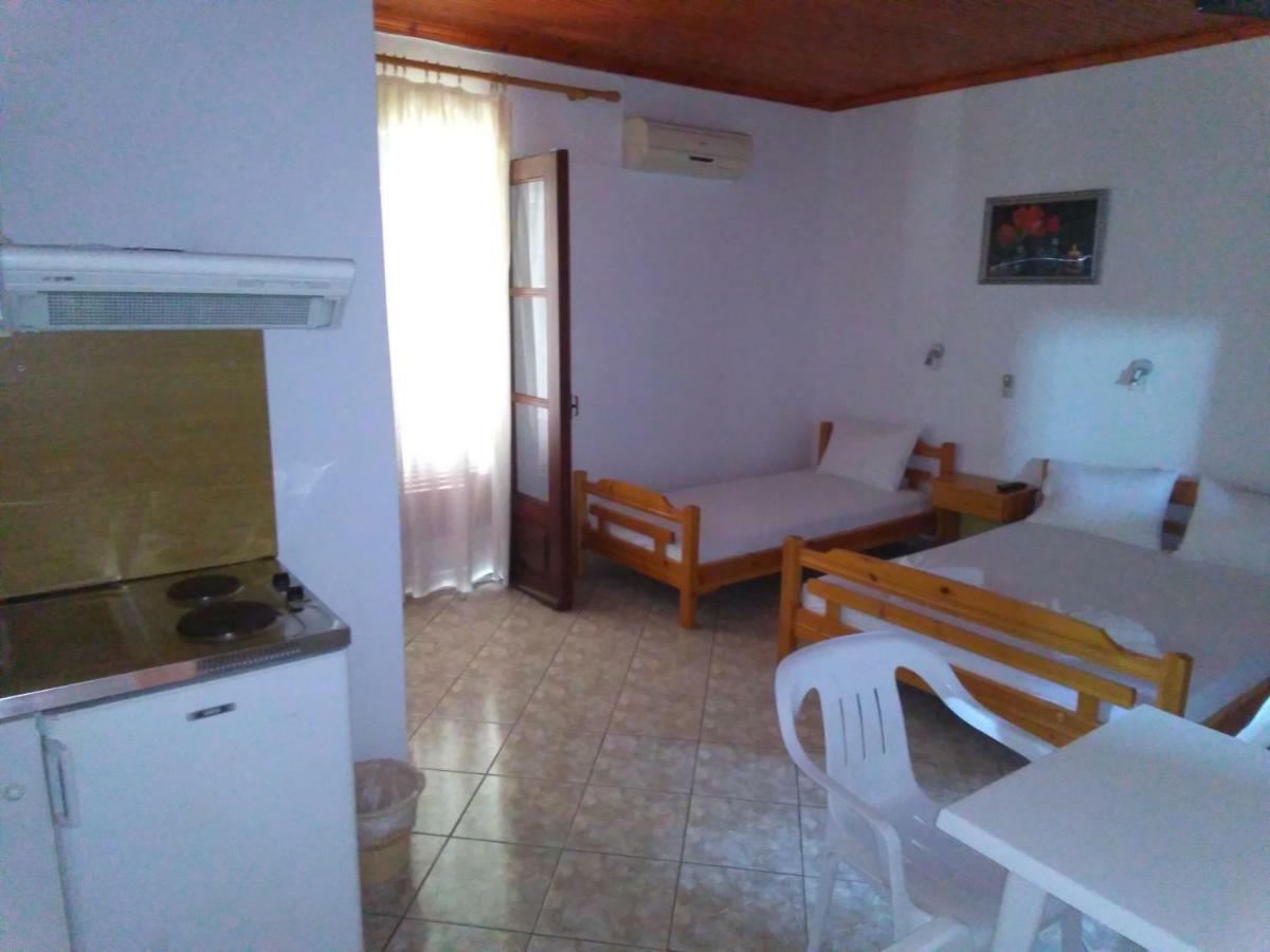 Yanna Apartment