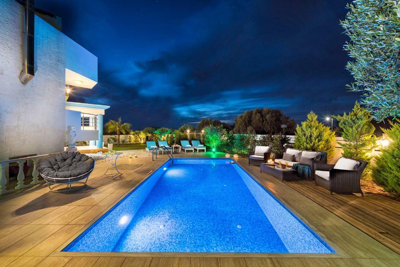 Aphrodite Luxury Villa *