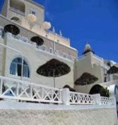 Aparthotel Nomikos