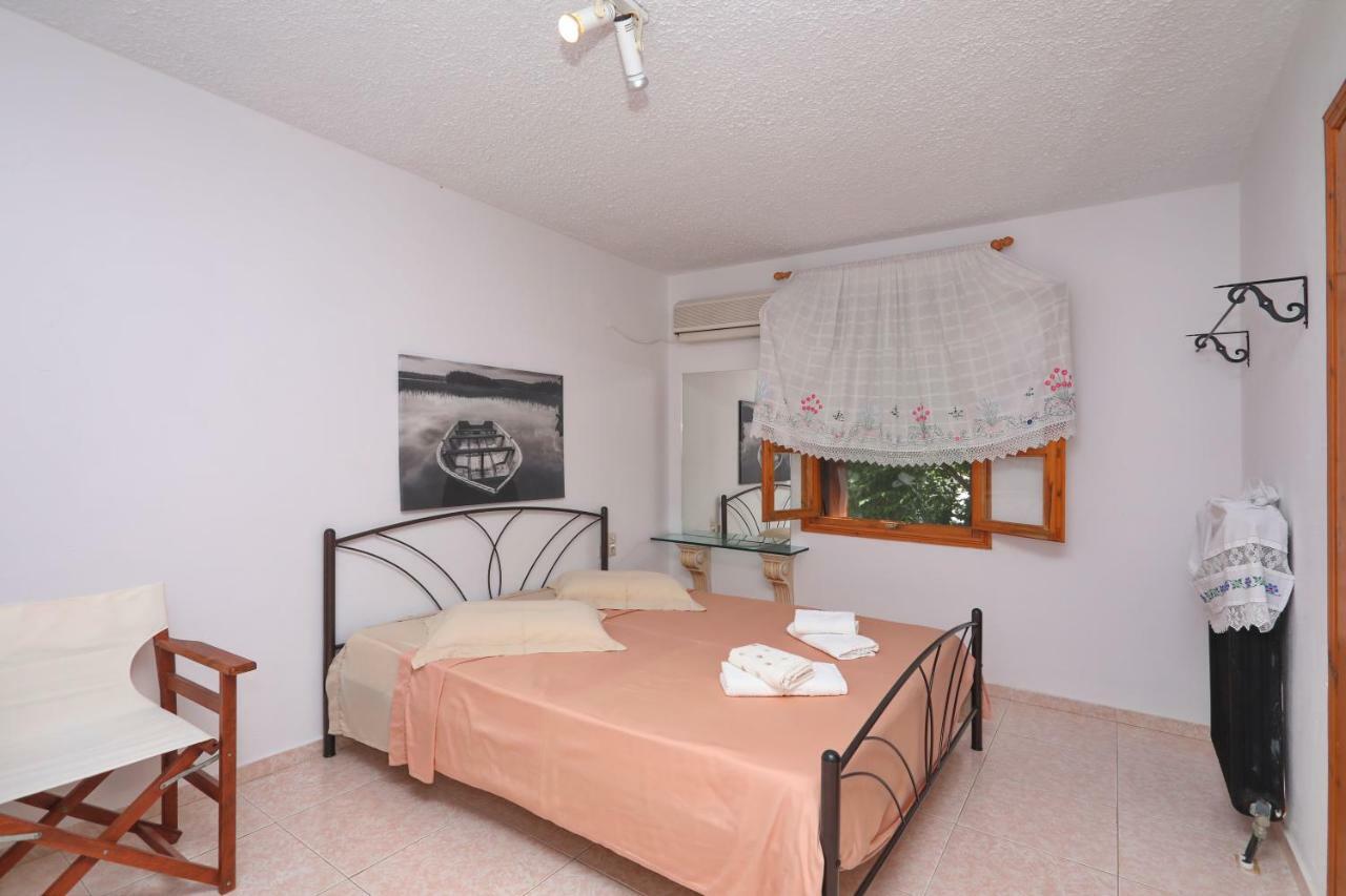Marlitsis & Studios Apartment