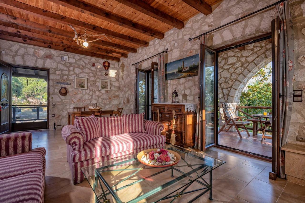 Orfeas Villa Meson Yerakarion