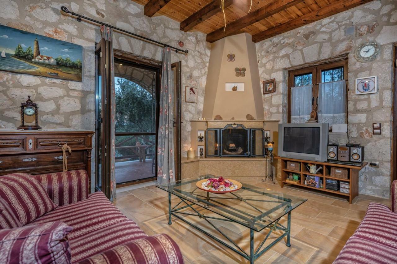Orfeas Villa Meson Yerakarion