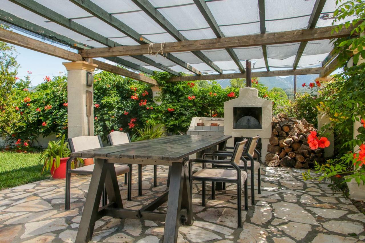 Lefkes Apartment