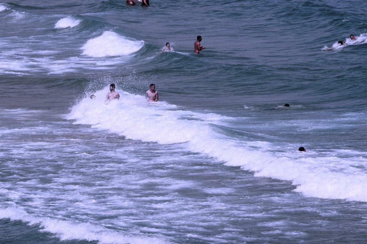 Beach Side Apart I *