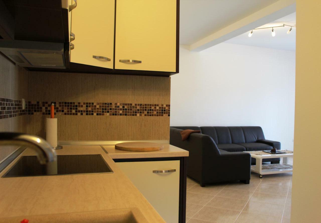 Apartment Dimitri - Gardenside Souterrain *