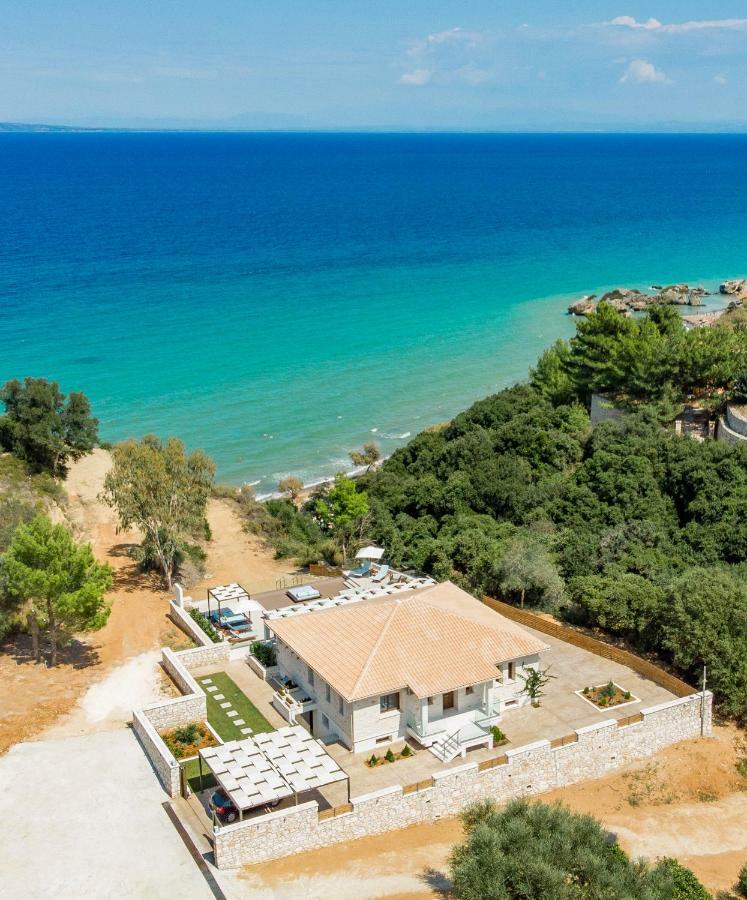 Porto Vasilikos Xirokastellon