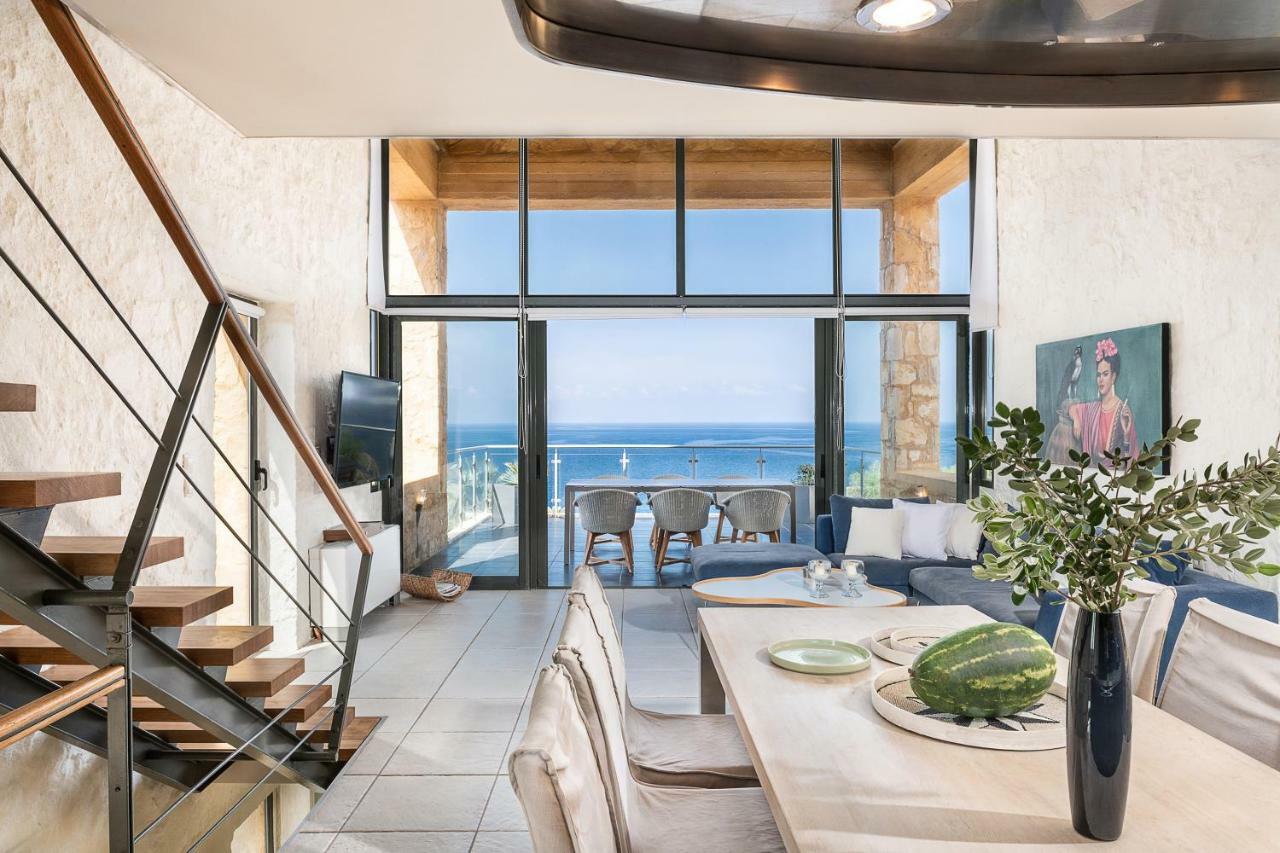 Emilia Front Sea Villa Kalathas