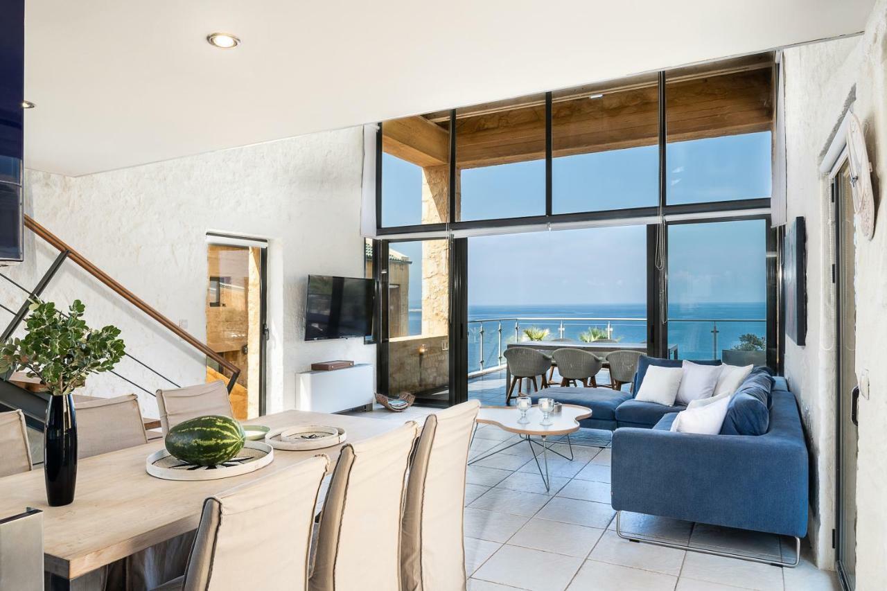 Villa Emilia Front Sea