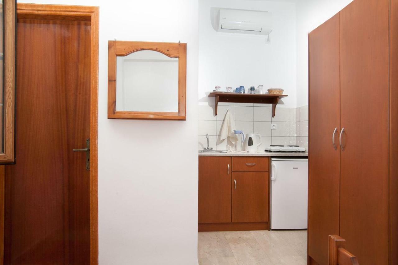 Manolakis Pizanias Apartment Emborios