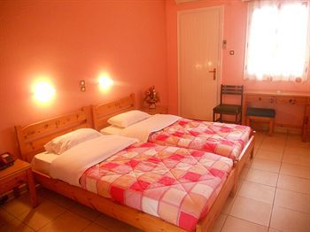 Isidora Hotel 2*