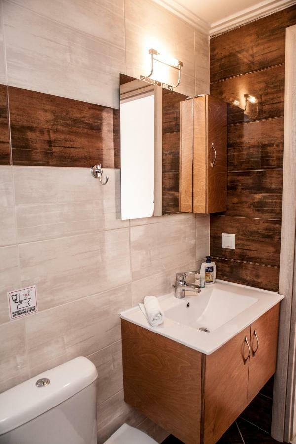Plagia's Sunset Apartment Exanthia