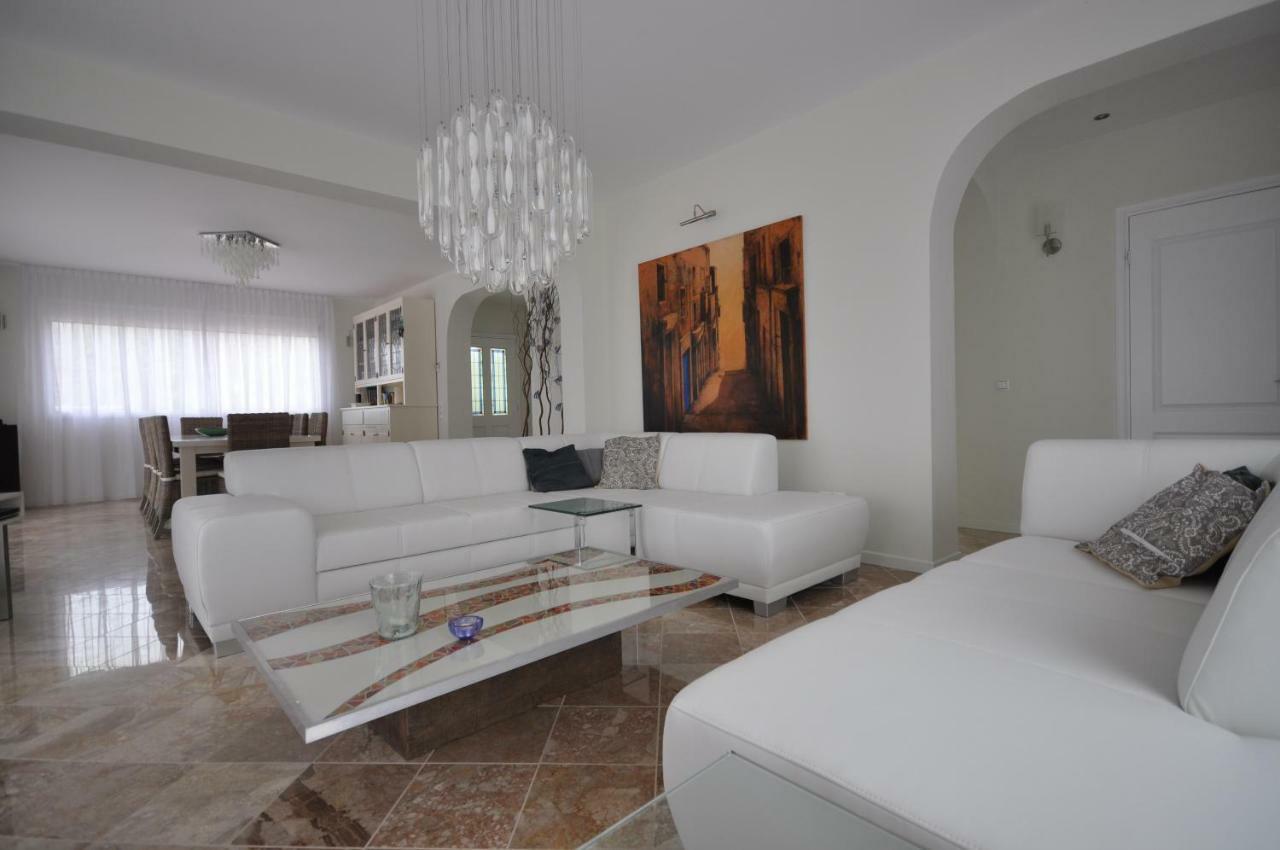 Luxe Livadia, 10 Personen