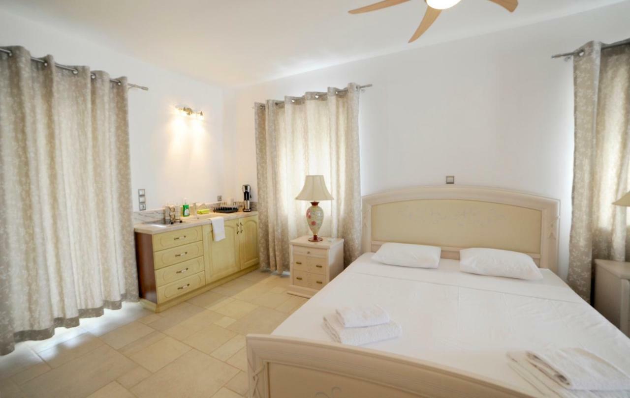 Busho * Naousa (Paros)
