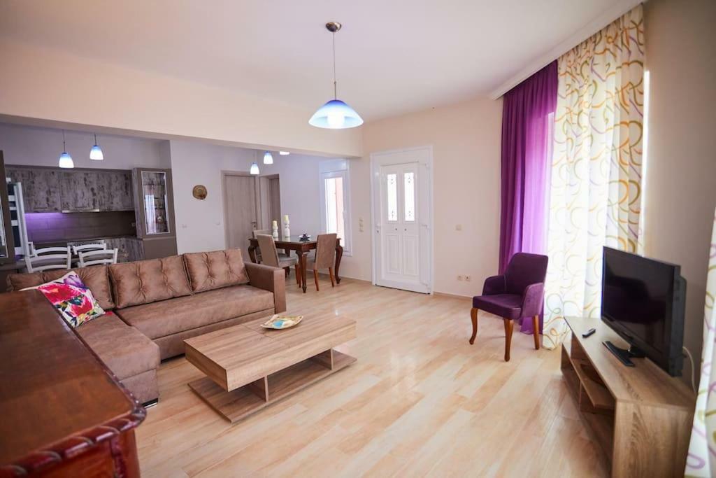 Apartment Chioni's Katarraktis (Chios)